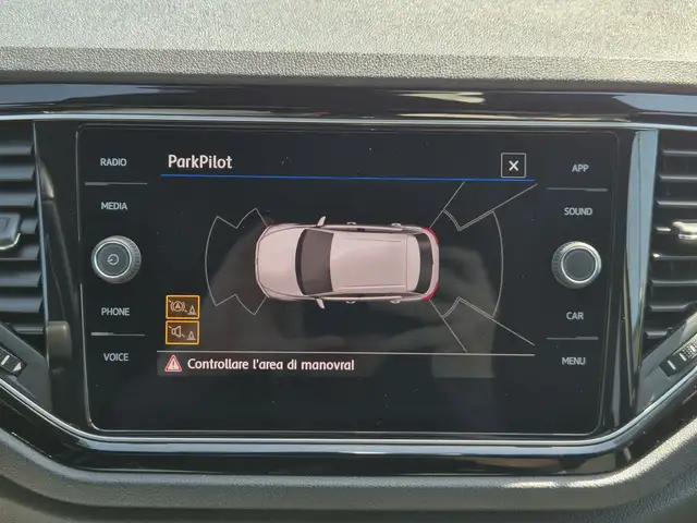 Volkswagen T-Roc view 14