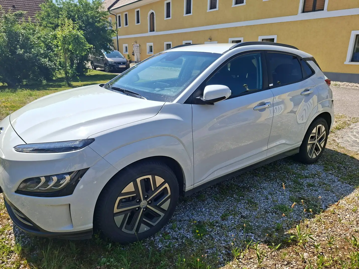 Hyundai KONA Kona Elektro 64kWh Trend Line Trend Line Weiß - 1
