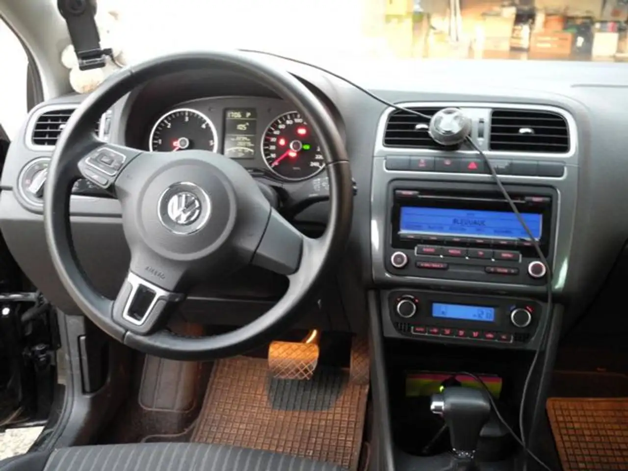 Volkswagen Polo Citadine 5 portes — photo 9