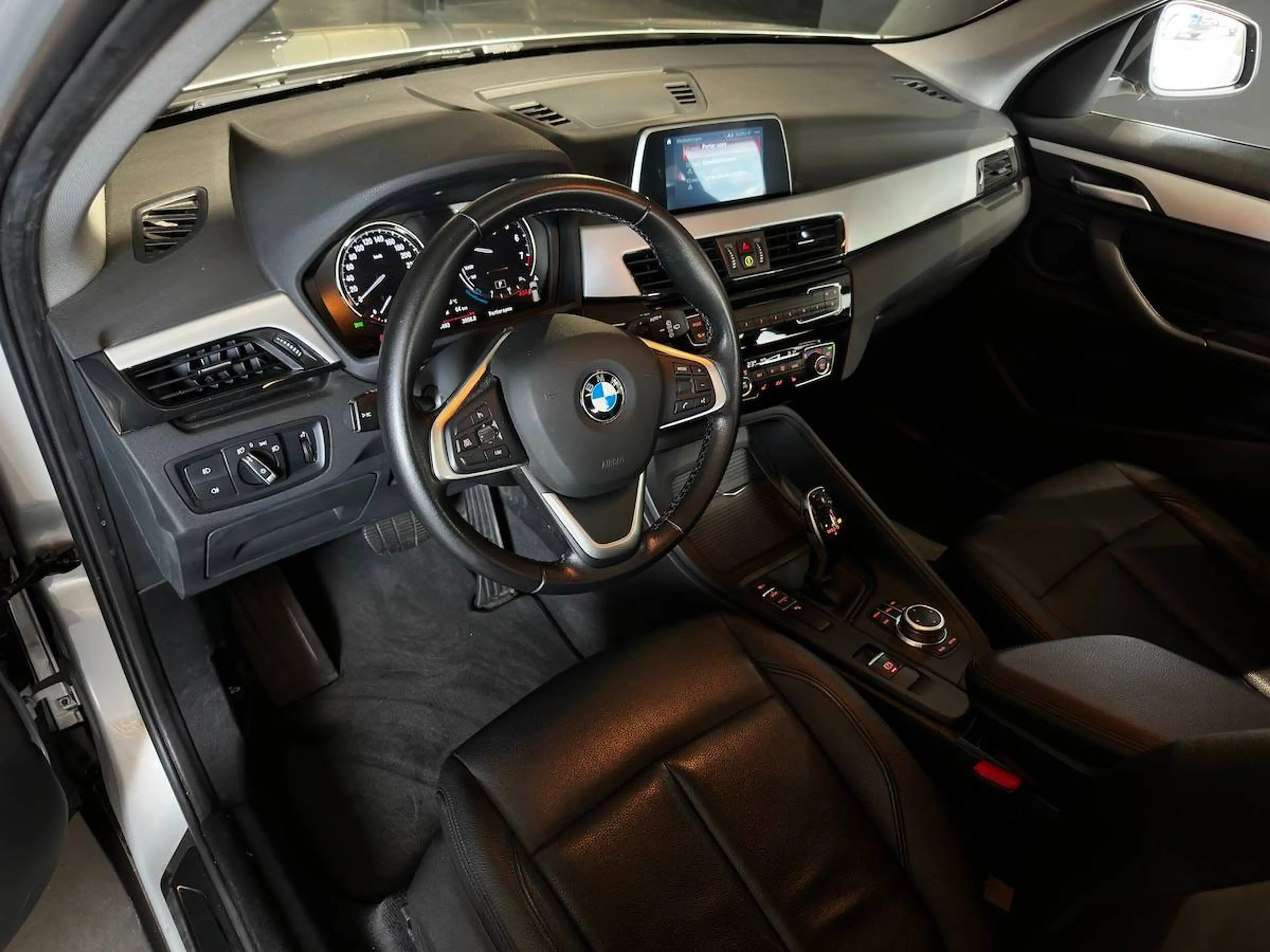 BMW X1 1.5iA sDrive18i | Sensoren | Camera | Navi | BT | ... — photo 12