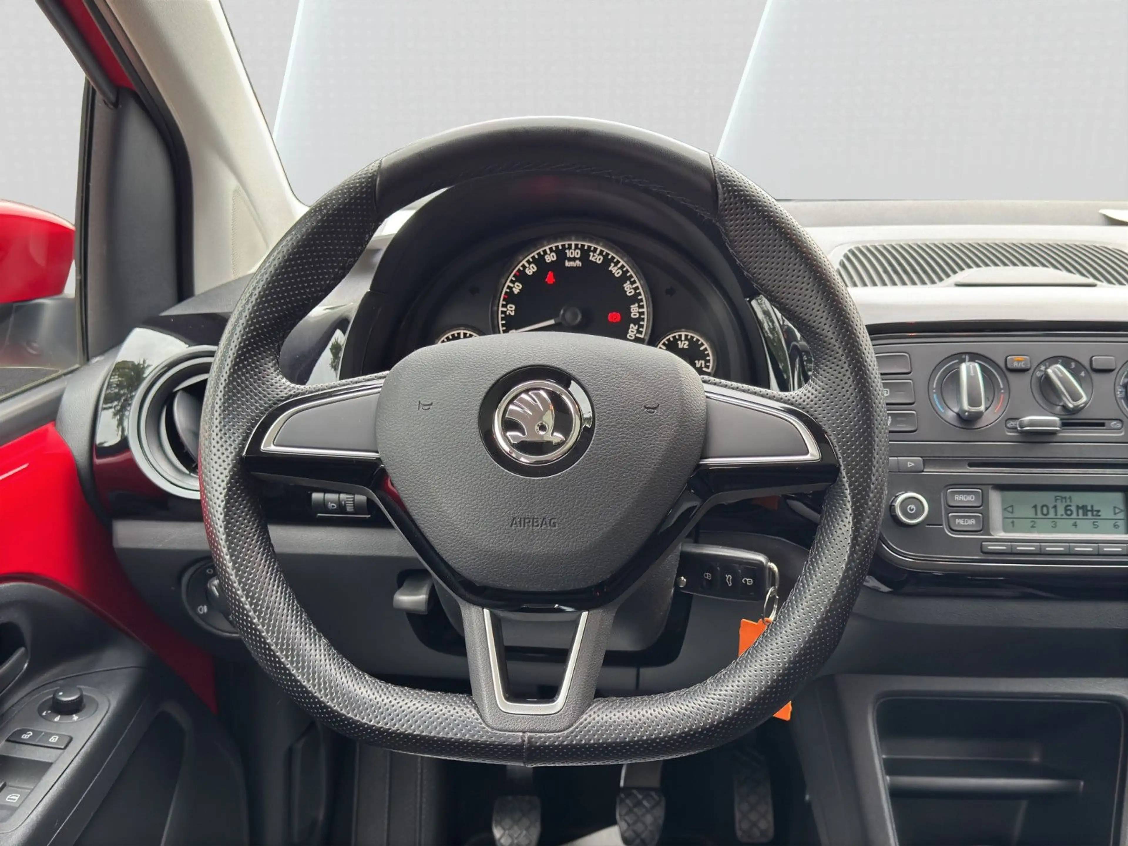 Skoda Citigo 1.0 MPI 55kW Ambition, 1.Hand, wenig KM — photo 12