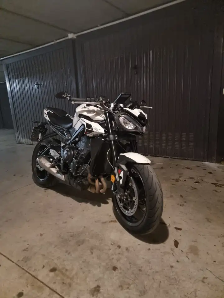Triumph Street Triple 765