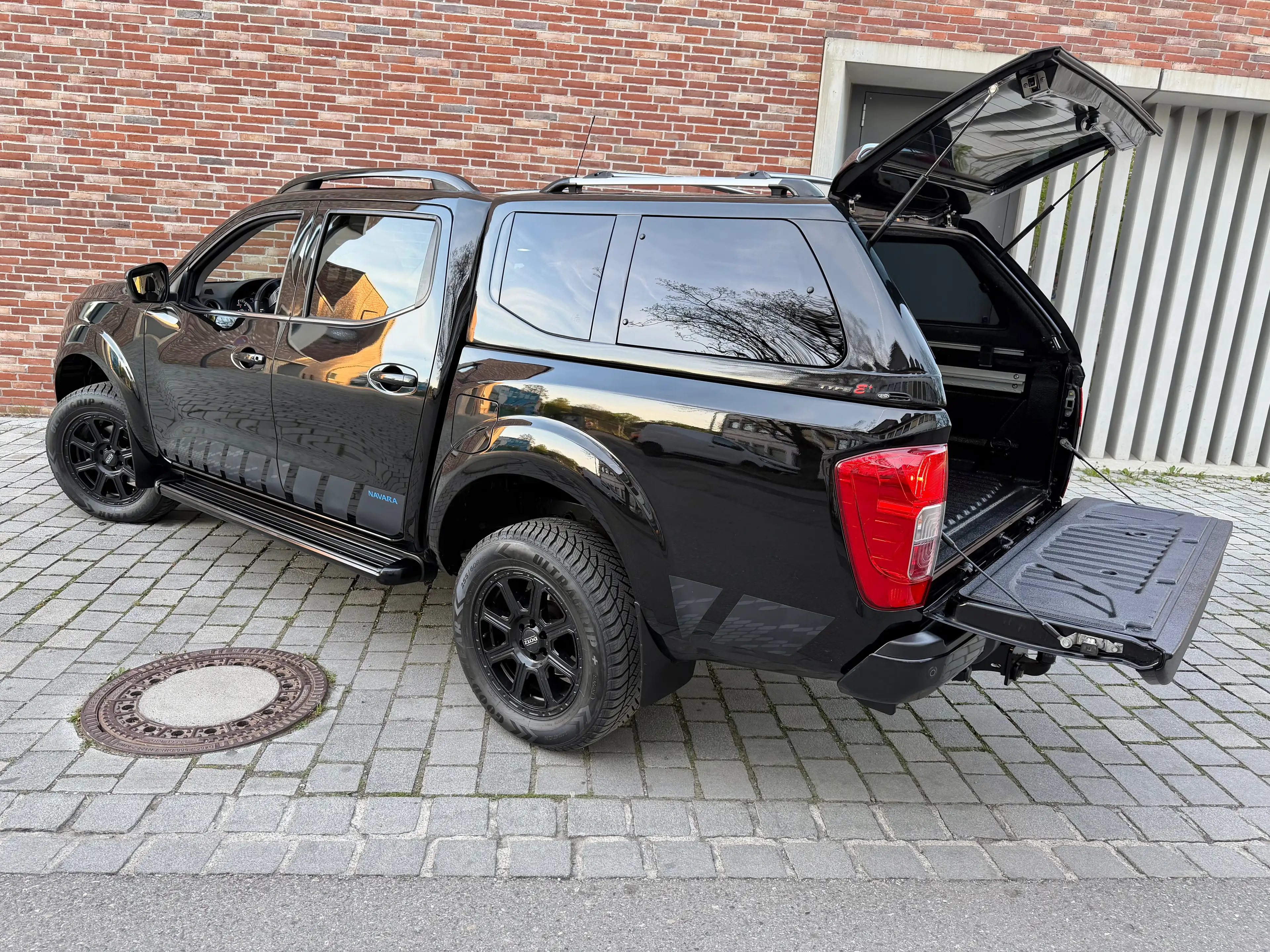 Nissan Navara N-Guard  SONDERMODELL mit HARDTOP + VOLLAUSTATTUNG — photo 2