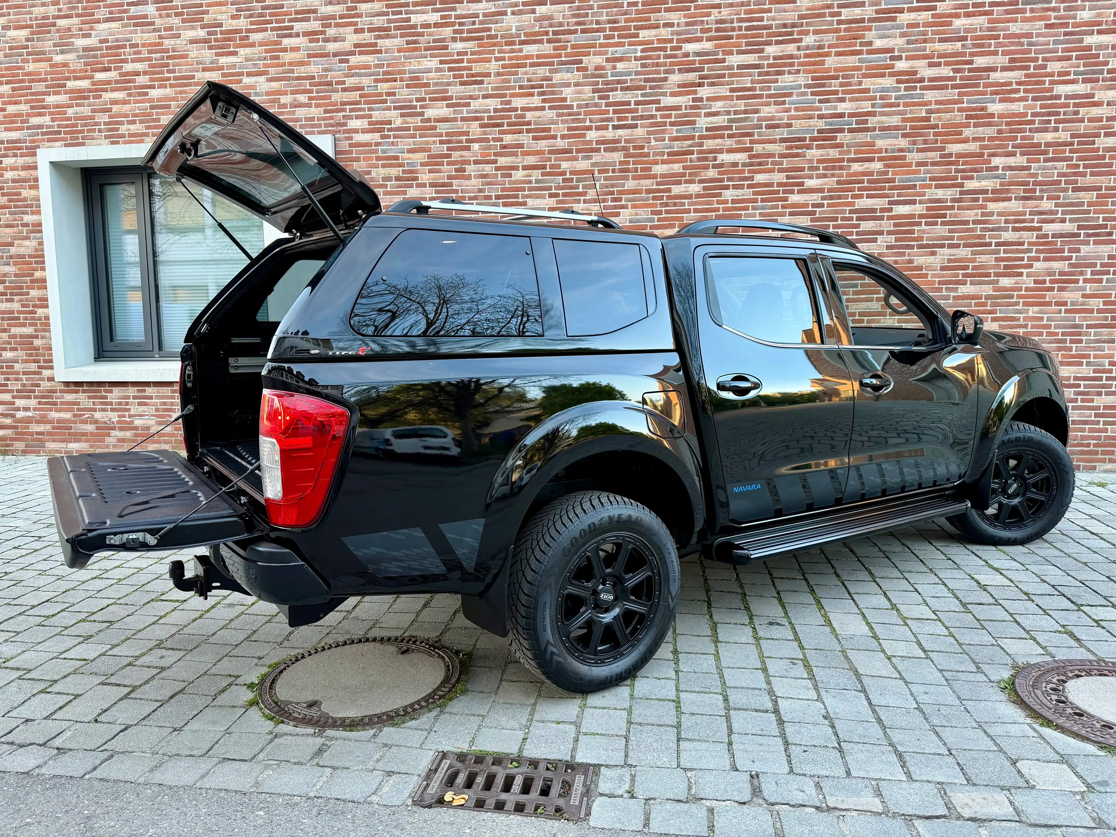 Nissan Navara N-Guard  SONDERMODELL mit HARDTOP + VOLLAUSTATTUNG — photo 11
