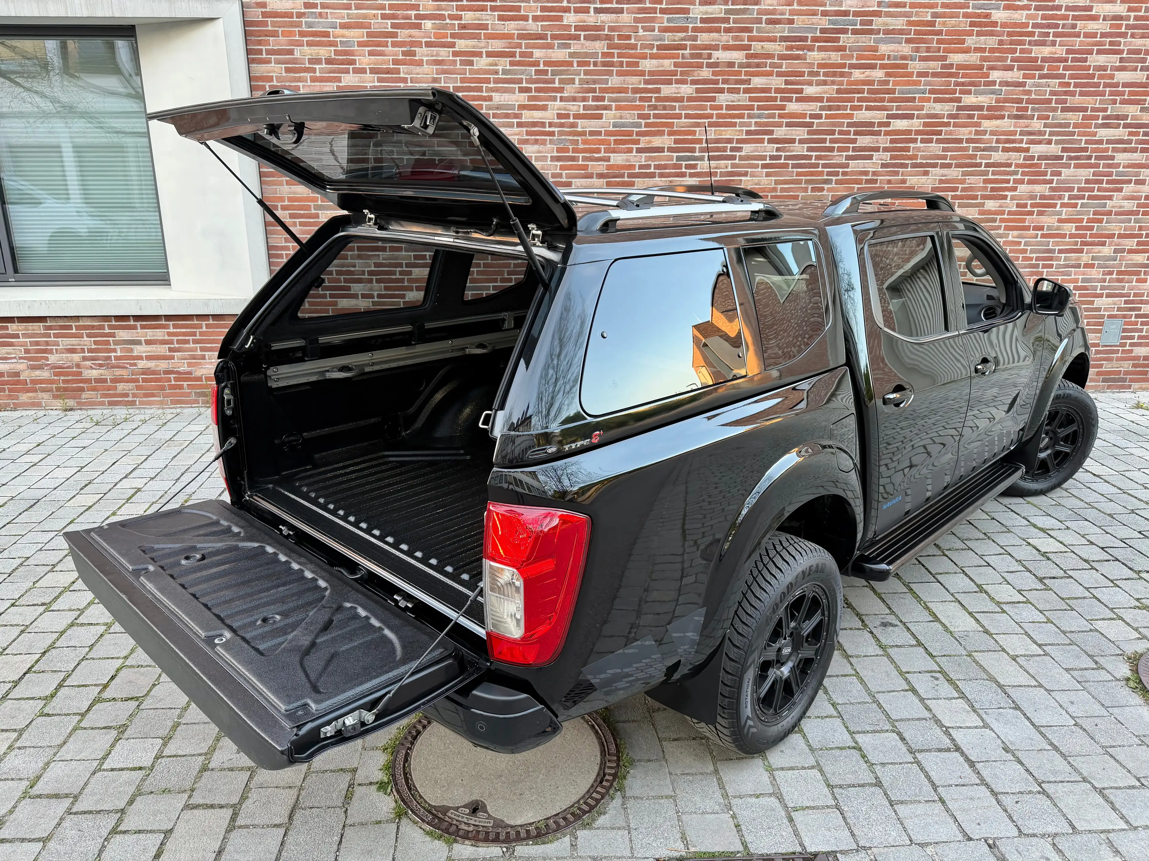 Nissan Navara N-Guard  SONDERMODELL mit HARDTOP + VOLLAUSTATTUNG — photo 10