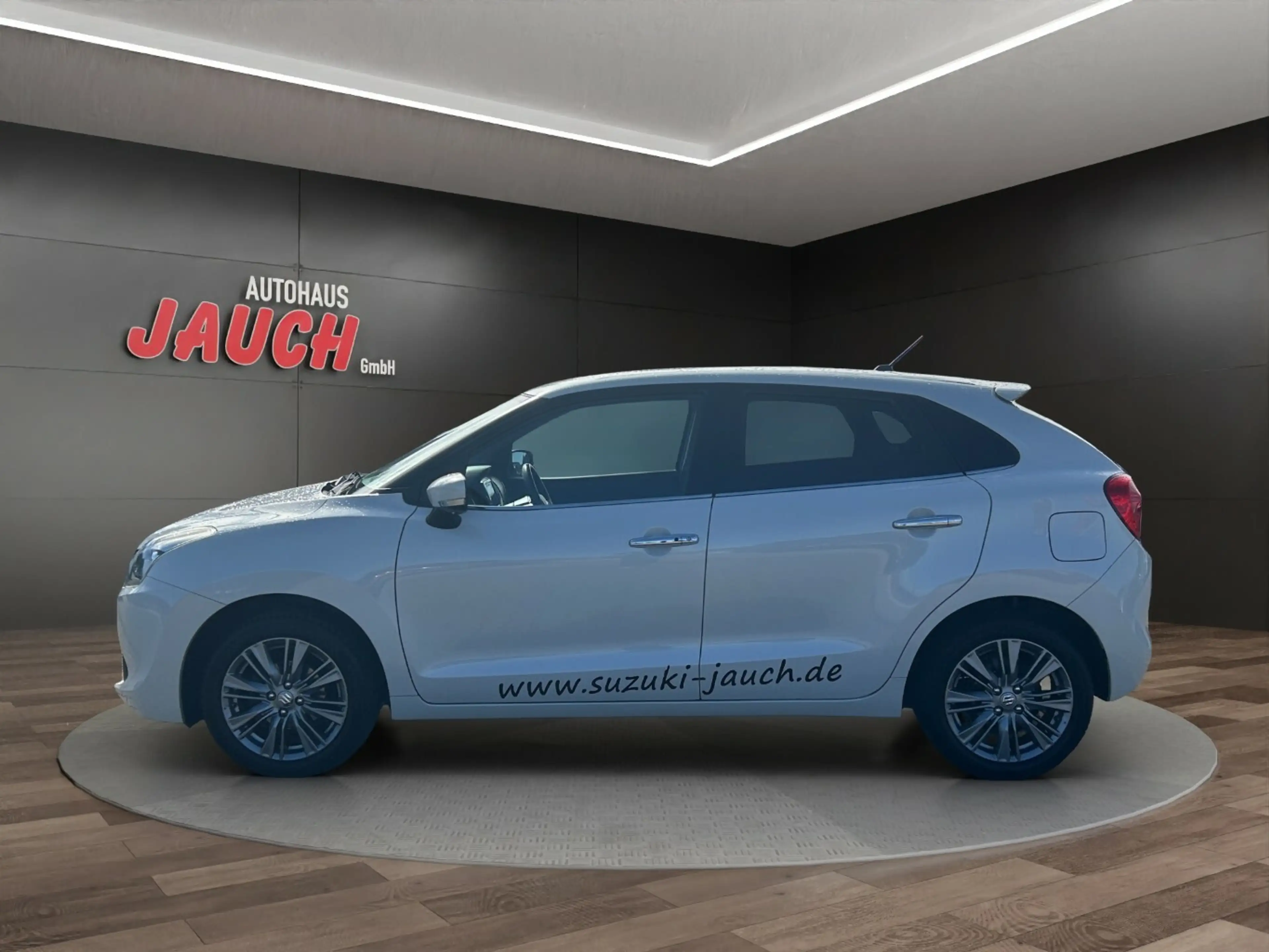 Suzuki Baleno 1.0 5D M/T Boosterjet Comfort — photo 2