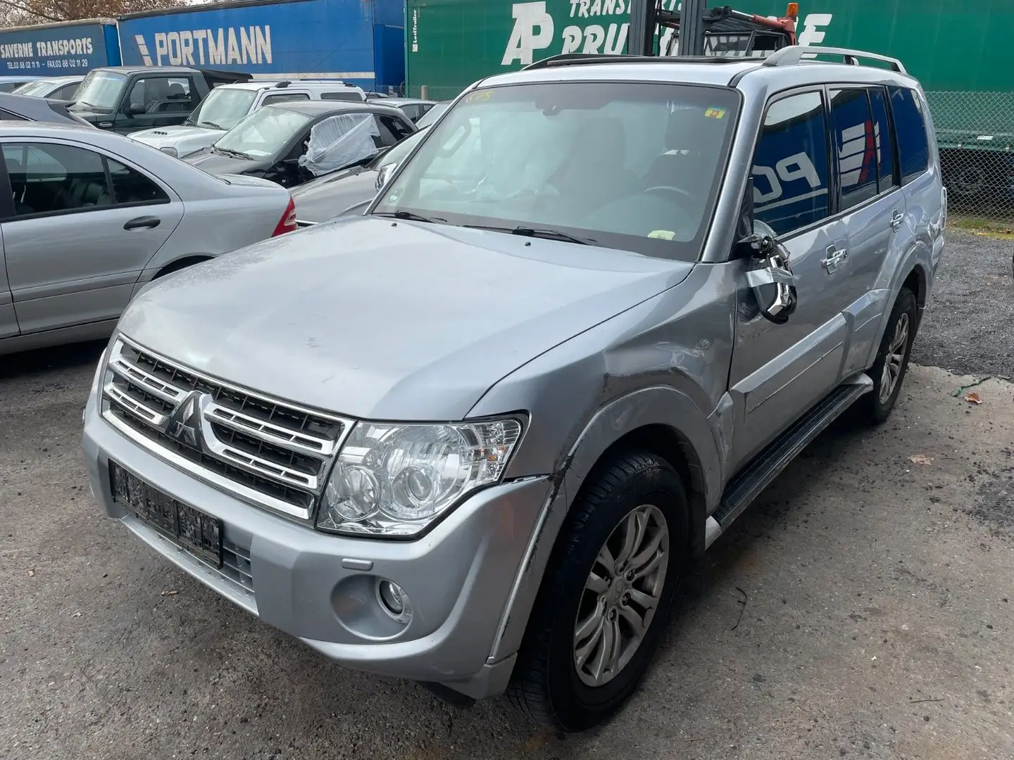 Mitsubishi Pajero 3.2 DI-D Edition 30 | 7 Sitzer Silber - 1