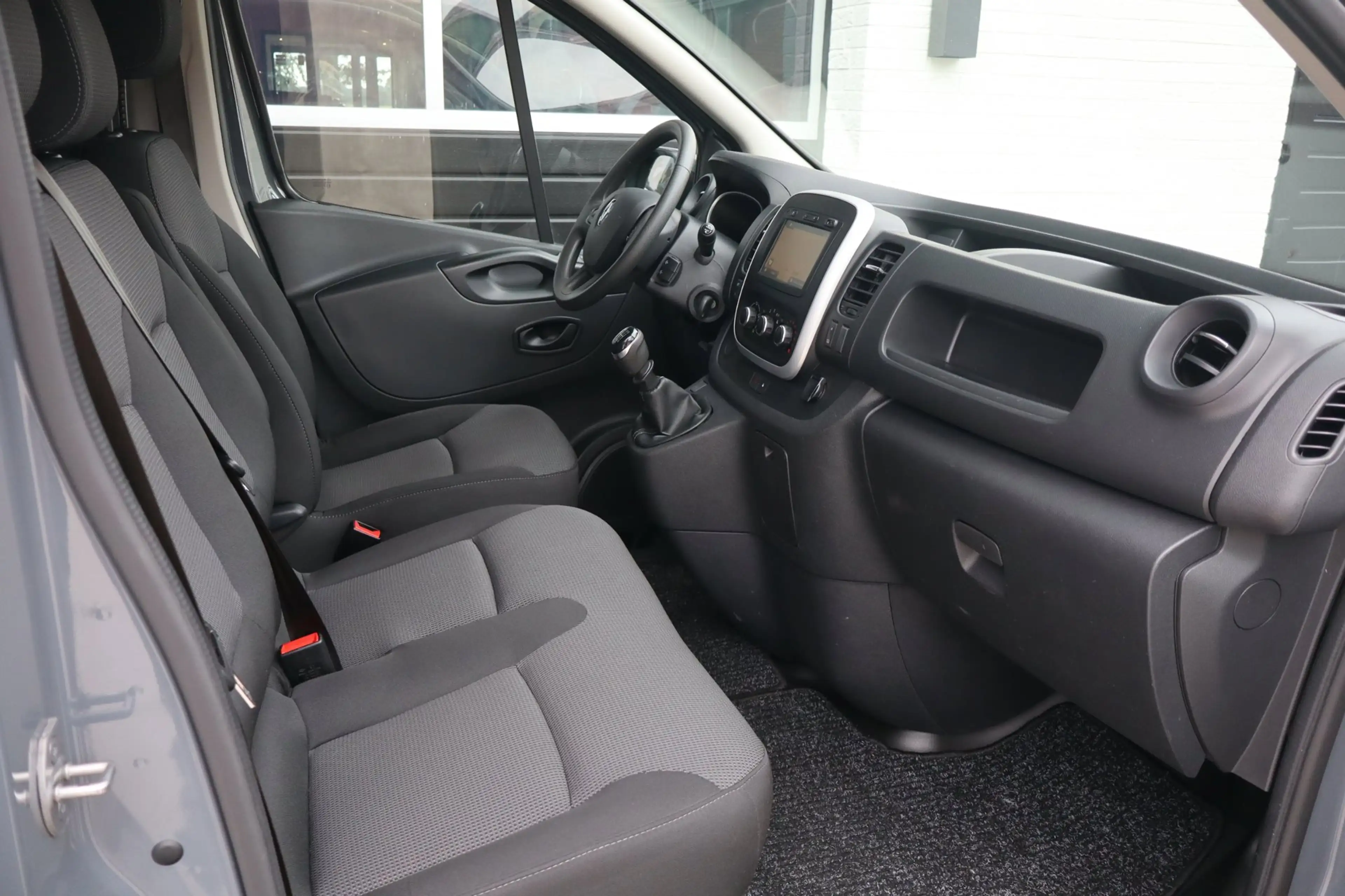 Renault Trafic 2.0 dCi 120 T29 L2H1 Dubbele cabine Work Edition - — photo 9