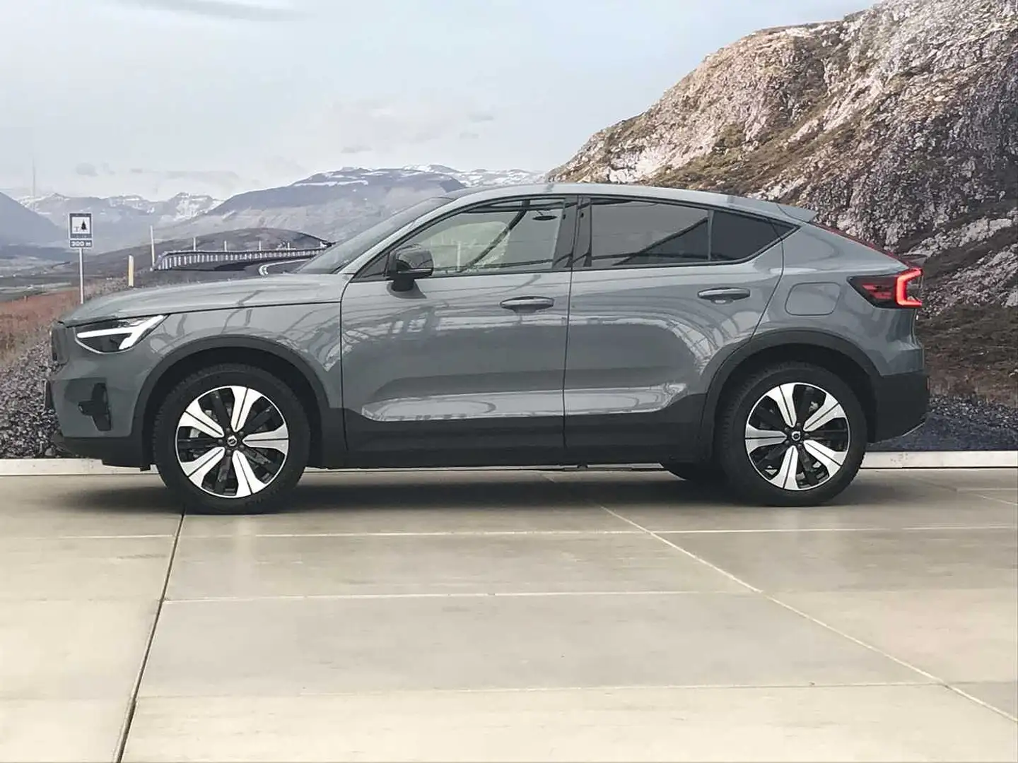 Volvo C40 RECHARGE PLUS Gris - 2