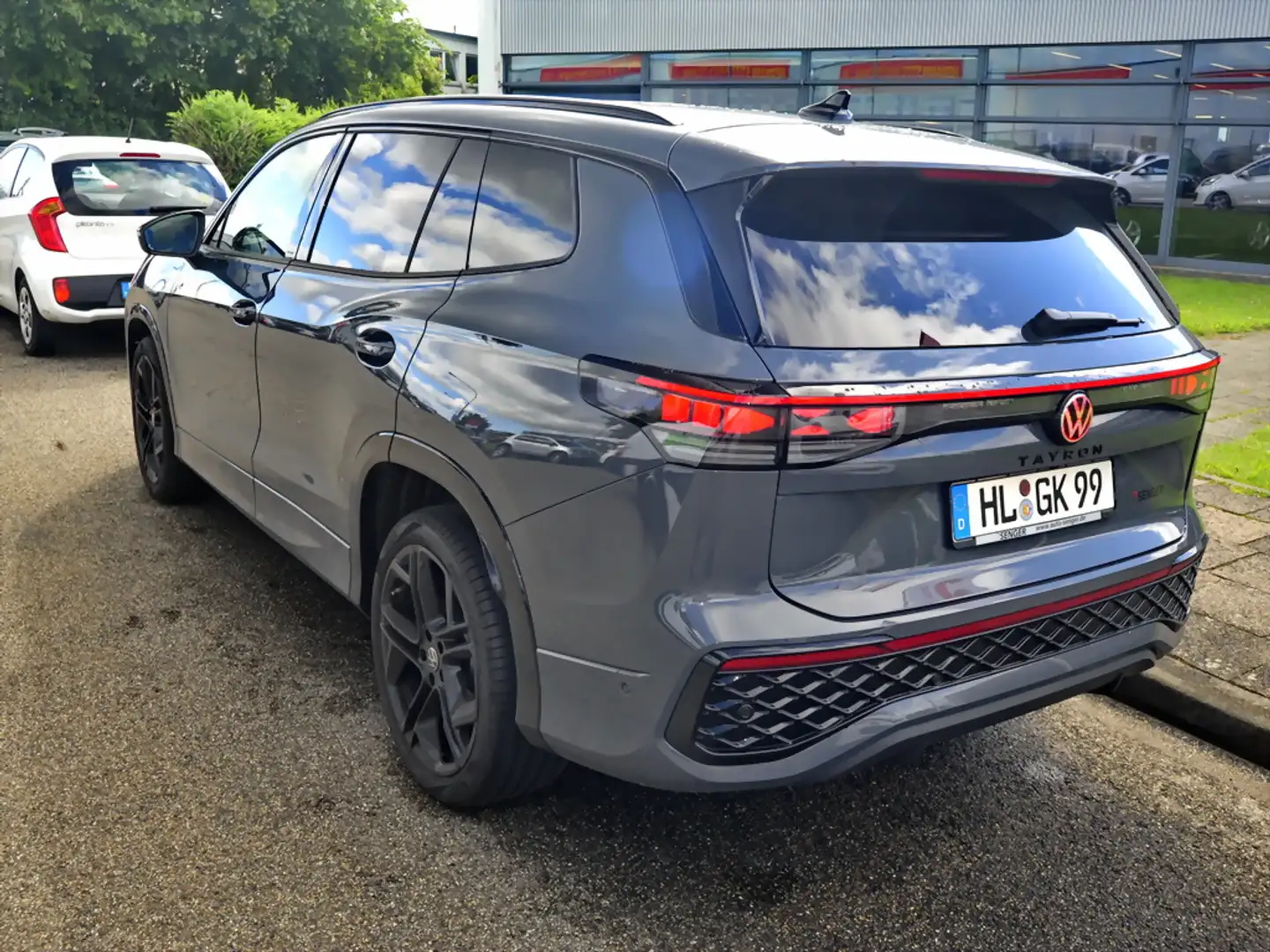 Volkswagen Tayron R-Line 2,0 TDI 4M Panorama Family-Paket Gris - 2