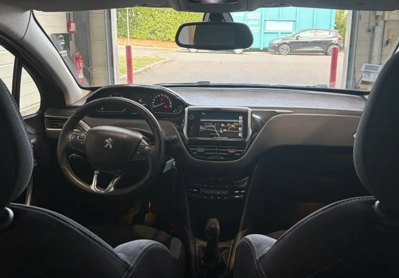 Peugeot 208 208 — photo 4