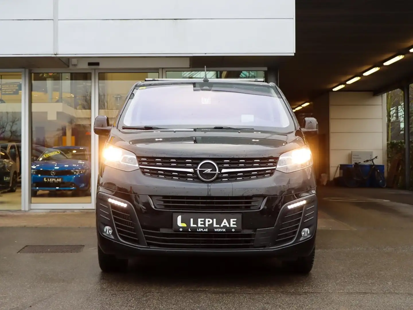 Opel Vivaro 5-ZIT|2.0D 120PK MT6|NAVI|CAMERA|TREKHAAK|HEAD-UP| Zwart - 2
