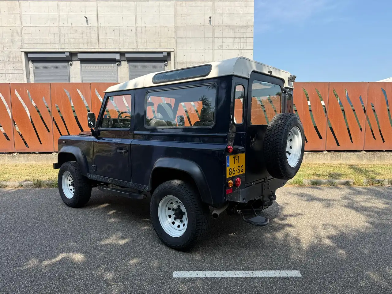 Land Rover Defender 90 Carabinieri, foto 2