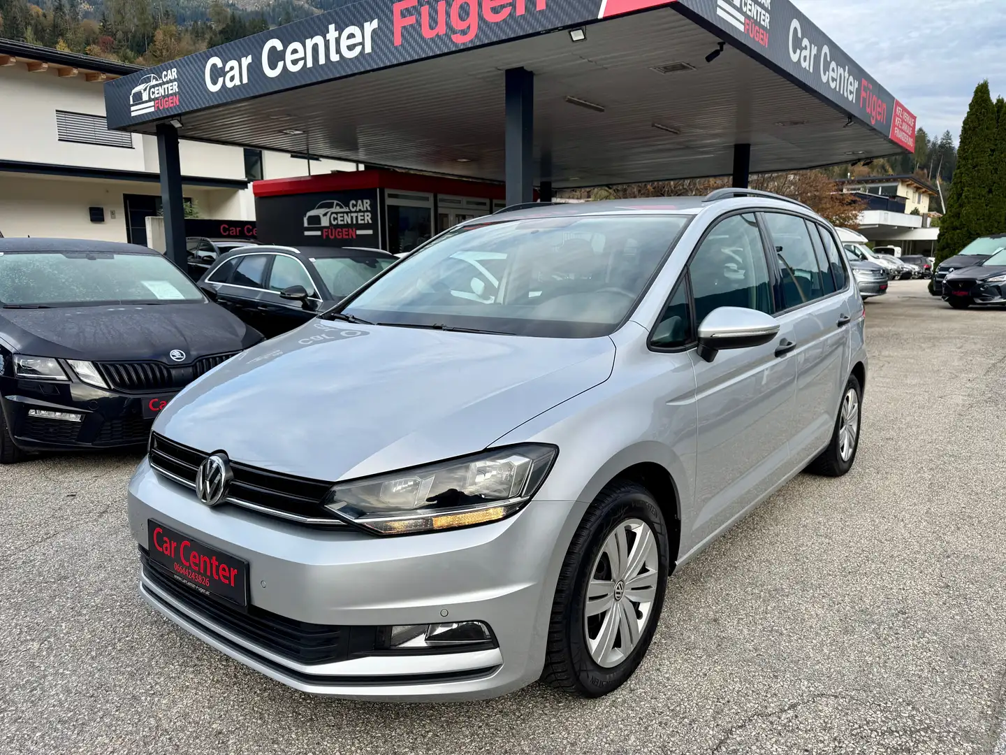 Volkswagen Touran Trendline 1,6 TDI Grau - 1