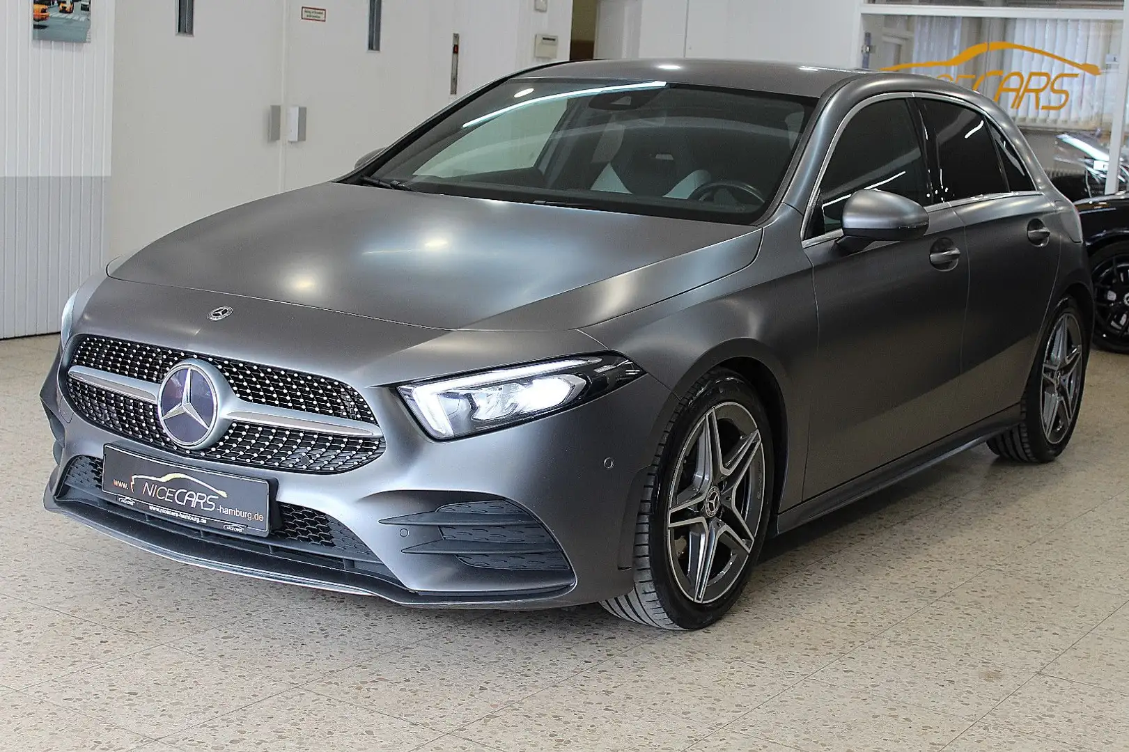 Mercedes-Benz A 200 "DCT"AMG-LINE"Widescreen"Designo Magno"1H" Gris - 2