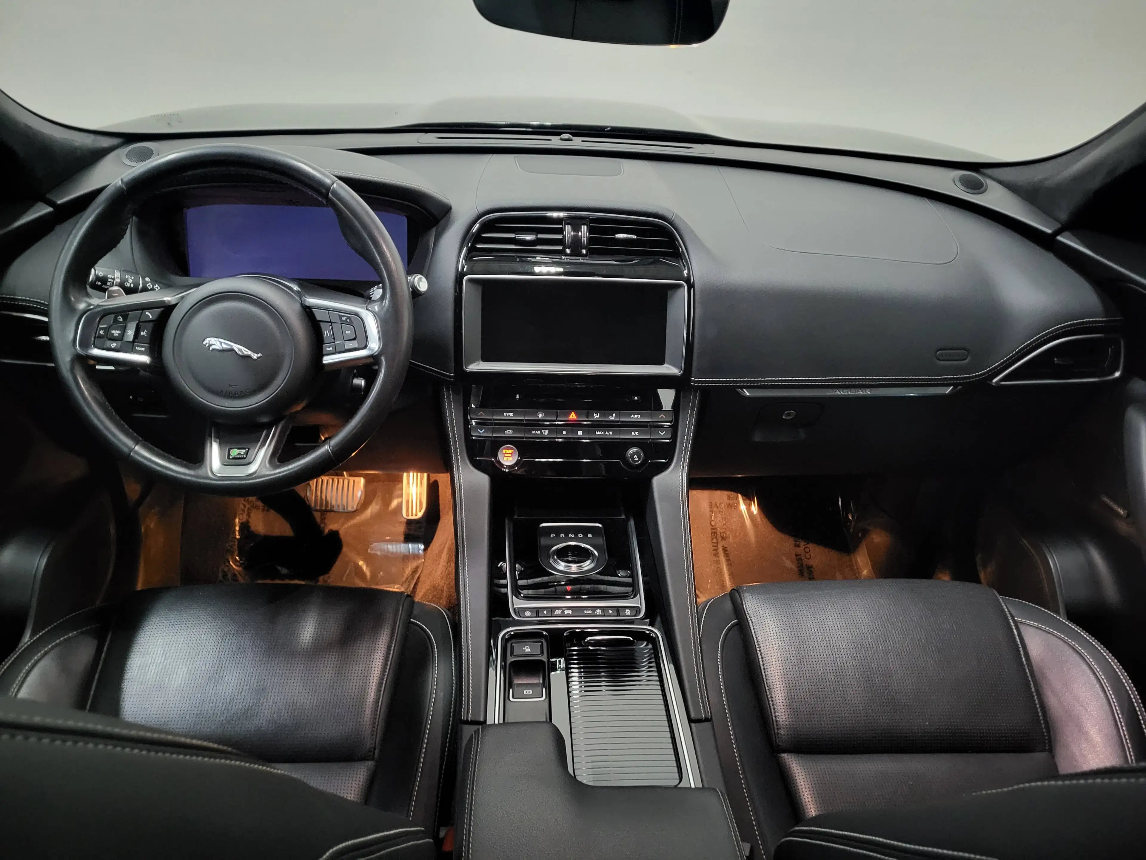 Jaguar F-Pace 2.0 D AWD R-Sport * CAMERA * CARPLAY * TOIT PANO * — photo 9