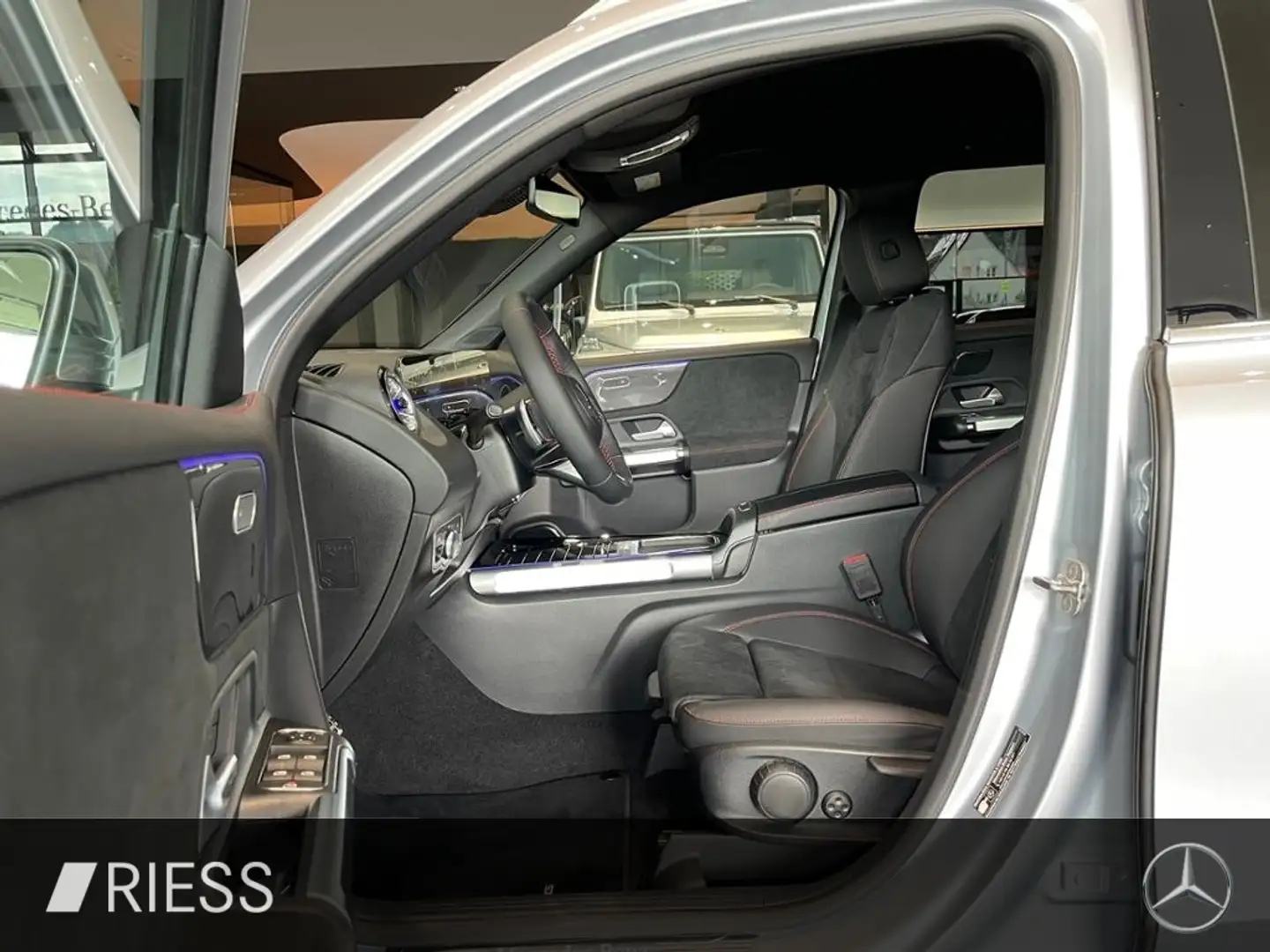 Mercedes-Benz GLB 220 d 4M AMG+AHK+DISTR+7 SITZER+KEYL+MULTIB+ Silber - 2