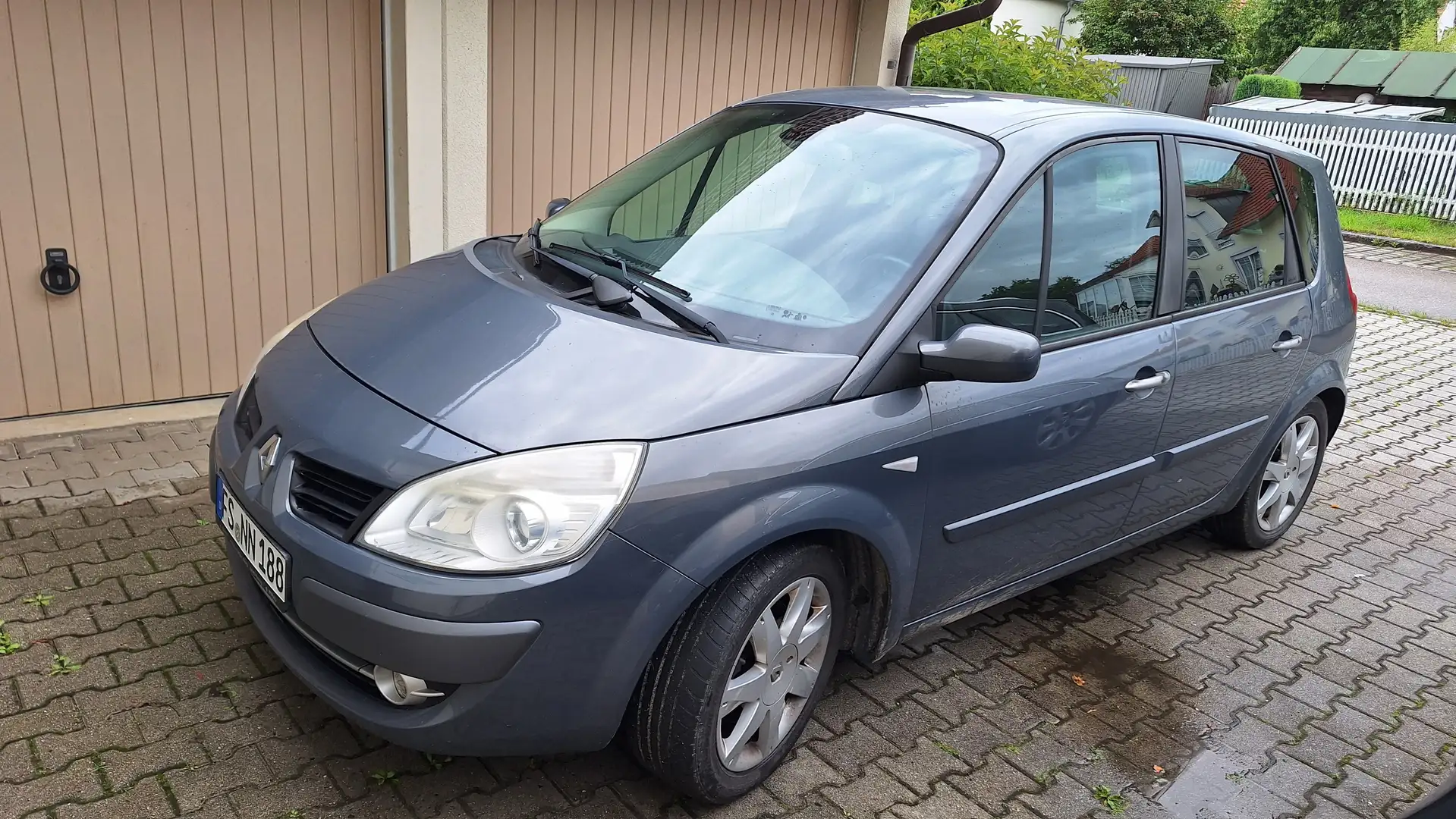 Renault Grand Scenic Šedá - 1
