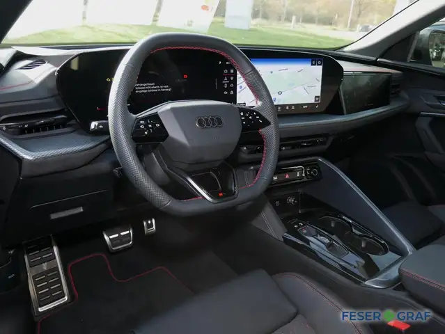 Audi Q5 view 8