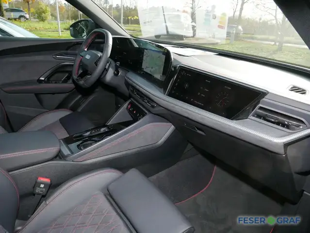 Audi Q5 view 6