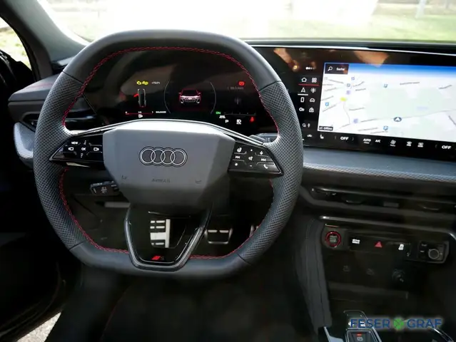 Audi Q5 view 12