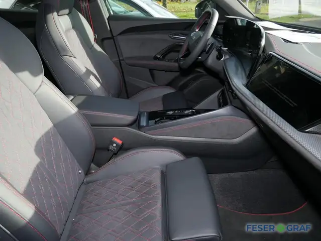 Audi Q5 view 5