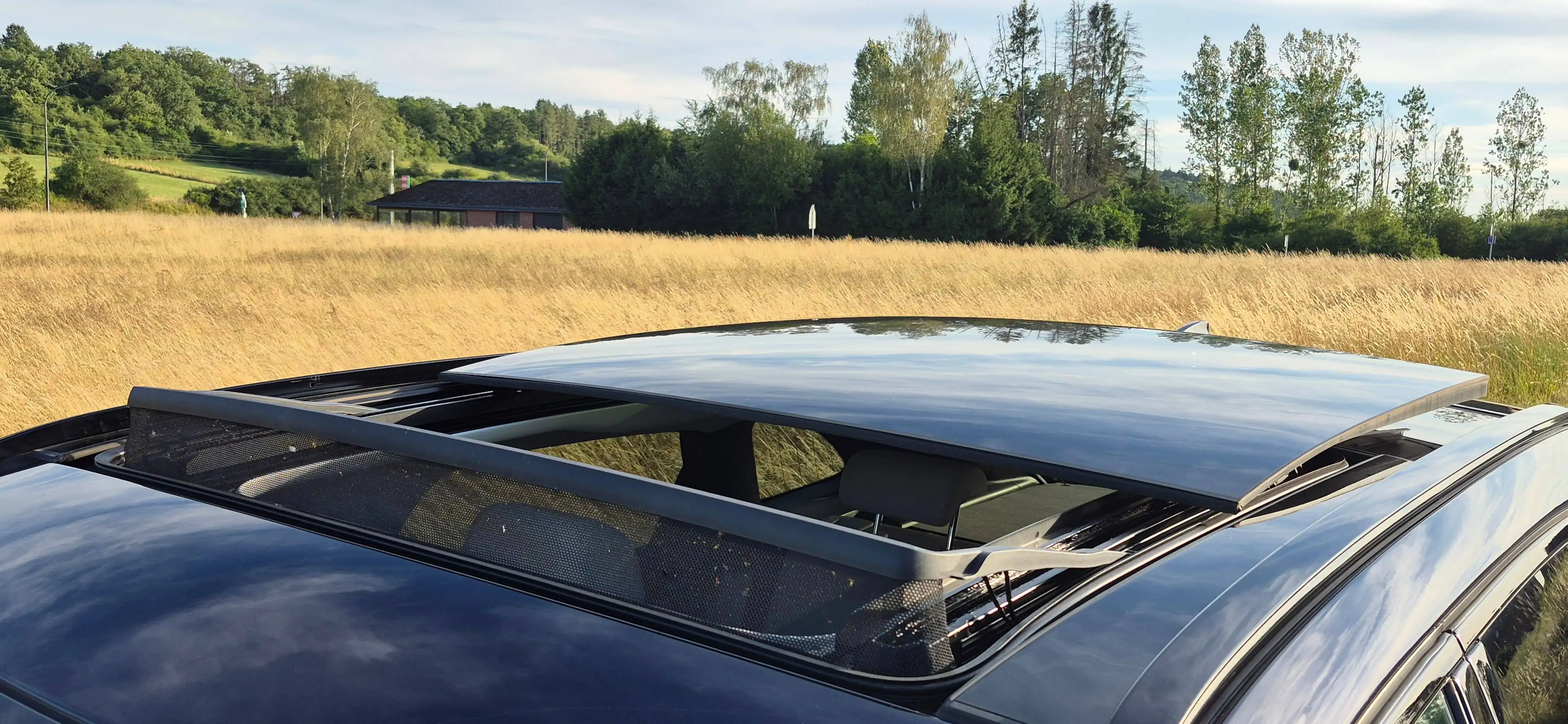 Jaguar F-Pace P250 AWD / R-Dynamic SE / Toit ouvrant / Cuir blanc / Attache remorque — photo 8