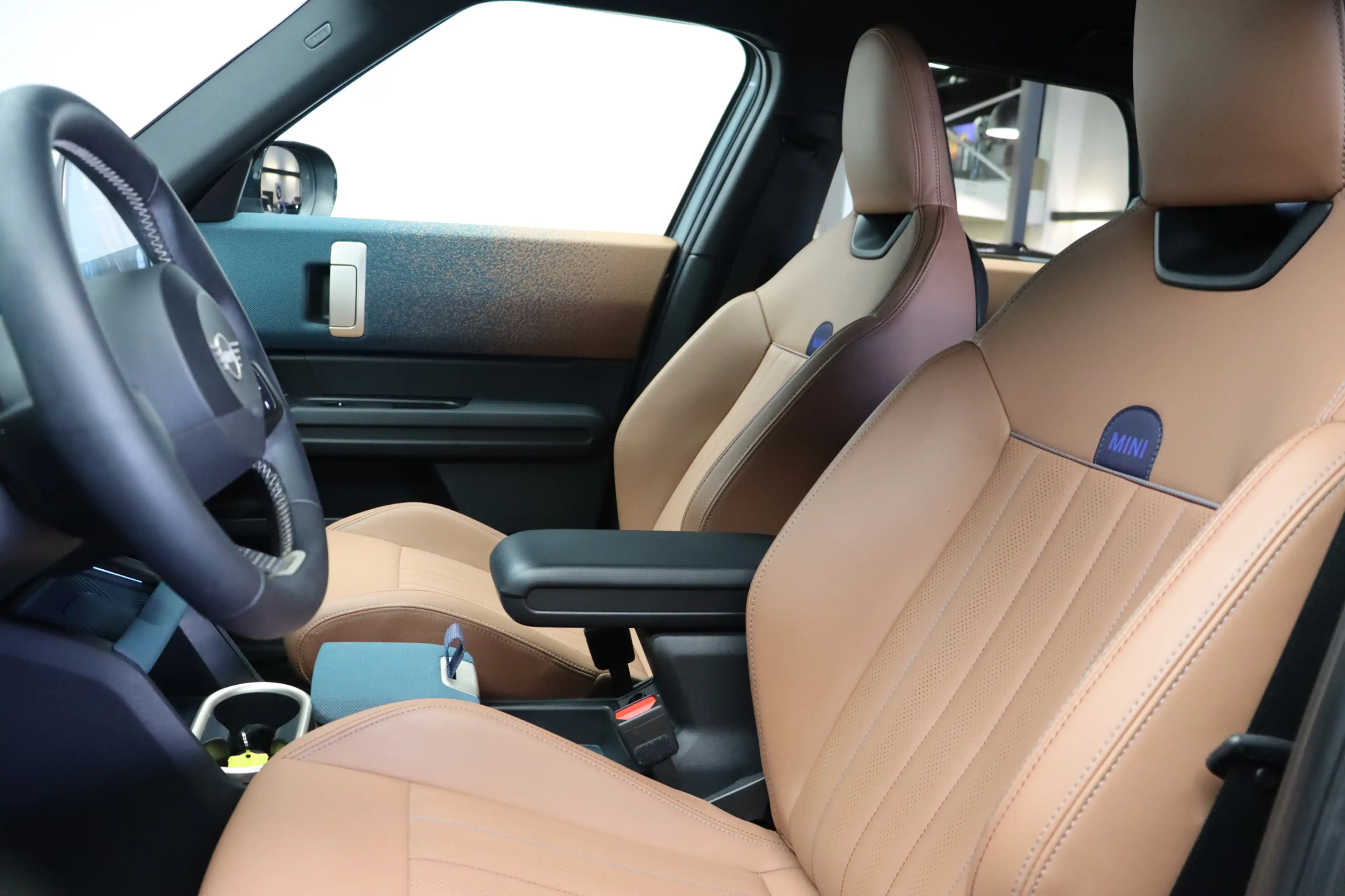 MINI Countryman C Automaat / Favoured / Pakket S / 18" Asteroid Spok — photo 9