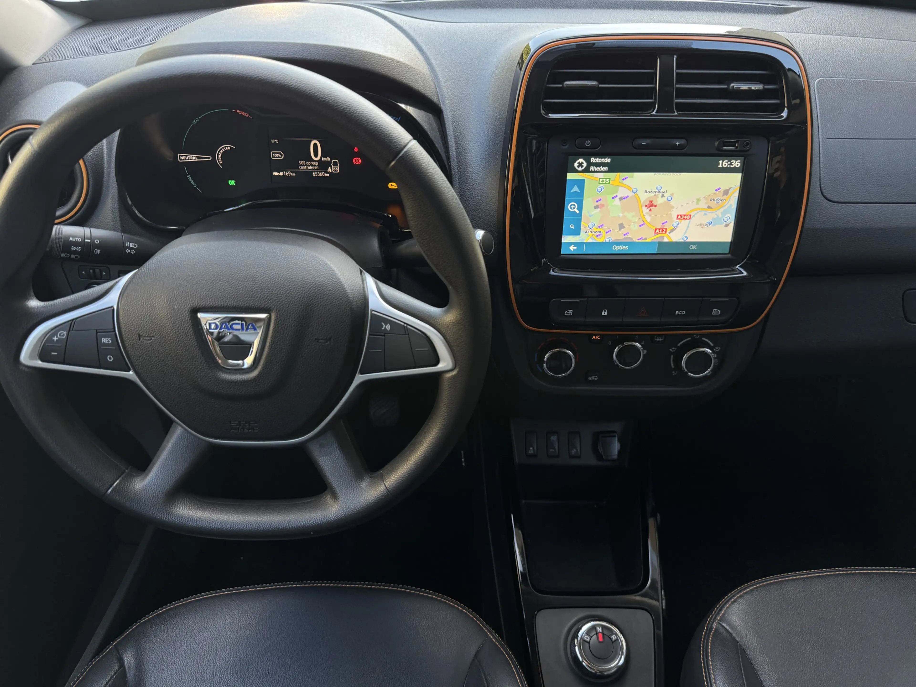 Dacia Spring Comfort Plus 27 kWh Navi | Airco | Camera — photo 10