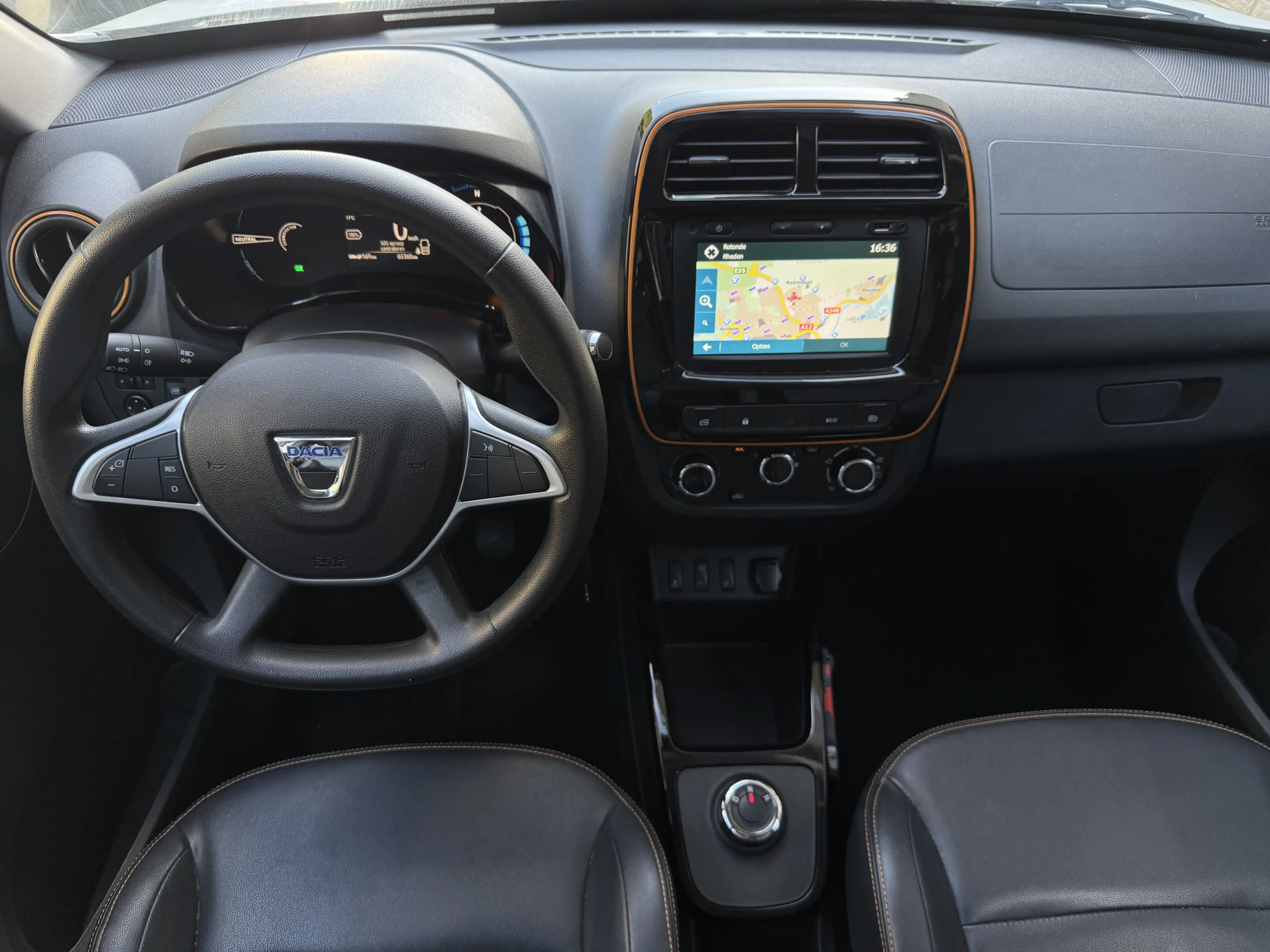 Dacia Spring Comfort Plus 27 kWh Navi | Airco | Camera — photo 25