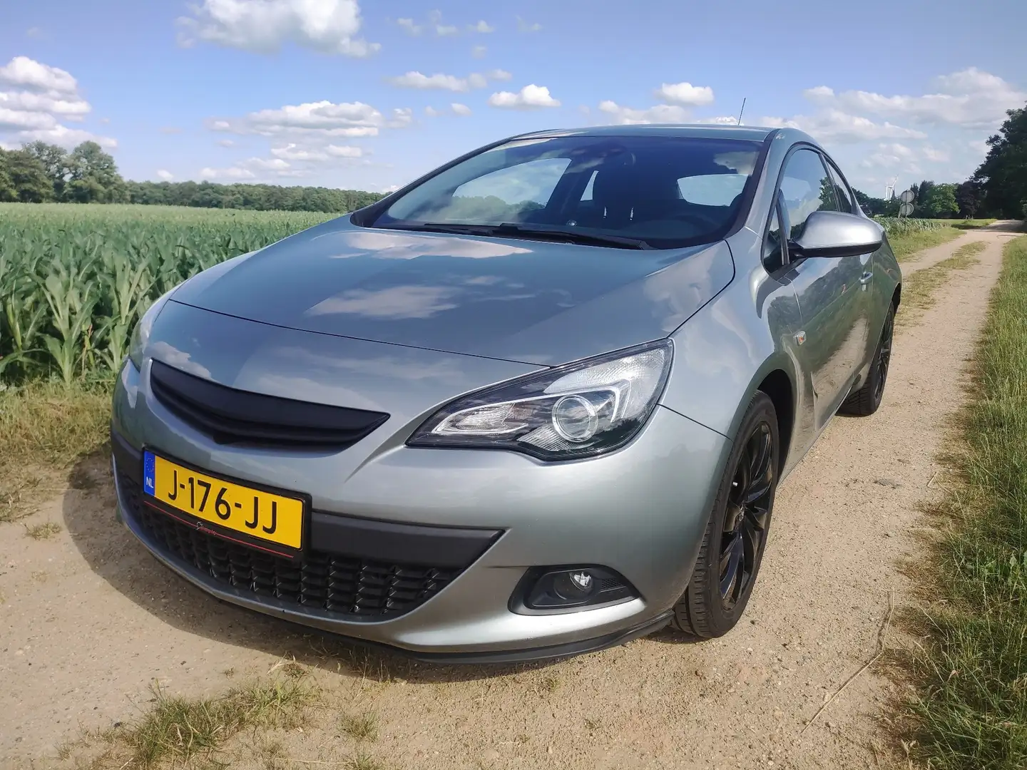 Opel Astra Astra GTC 1.4 Turbo Design Edition Grijs - 1