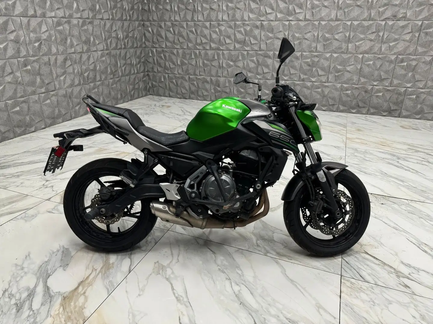 Kawasaki Z 650 Vert - 2