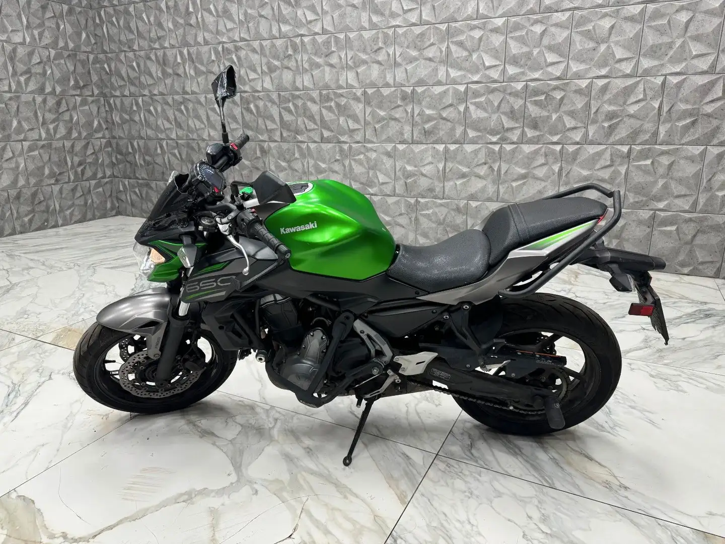 Kawasaki Z 650 Yeşil - 1