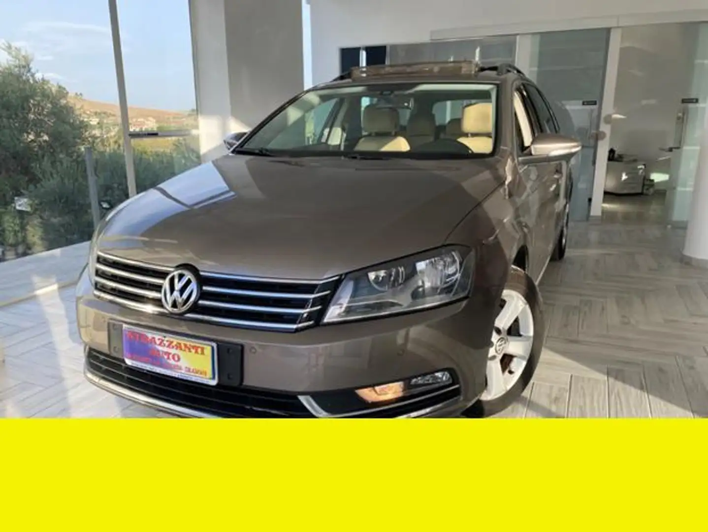 Volkswagen Passat - 1