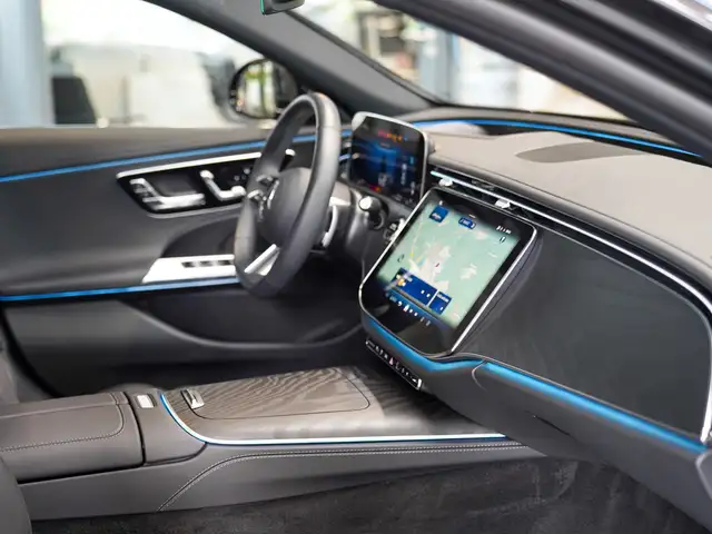 Mercedes-Benz E-Class view 10