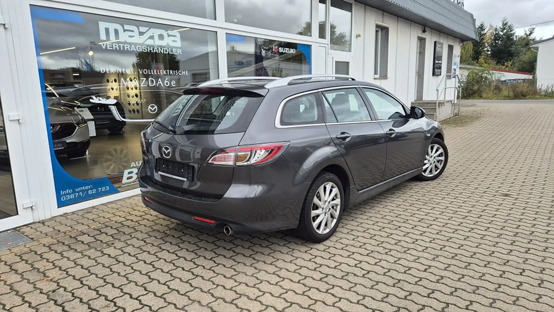 Mazda 6 Kombi 2.2l MZR-CD 163PS Edition 2011 Grau - 2