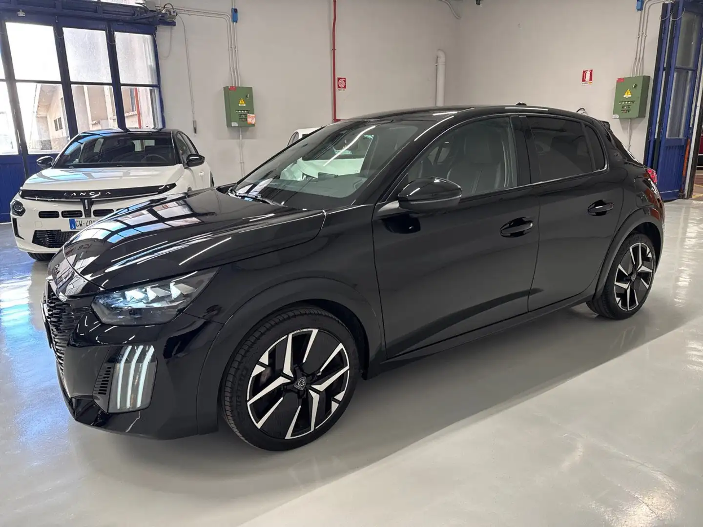 Peugeot 208 GT PureTech 100 S/S Nero - 2