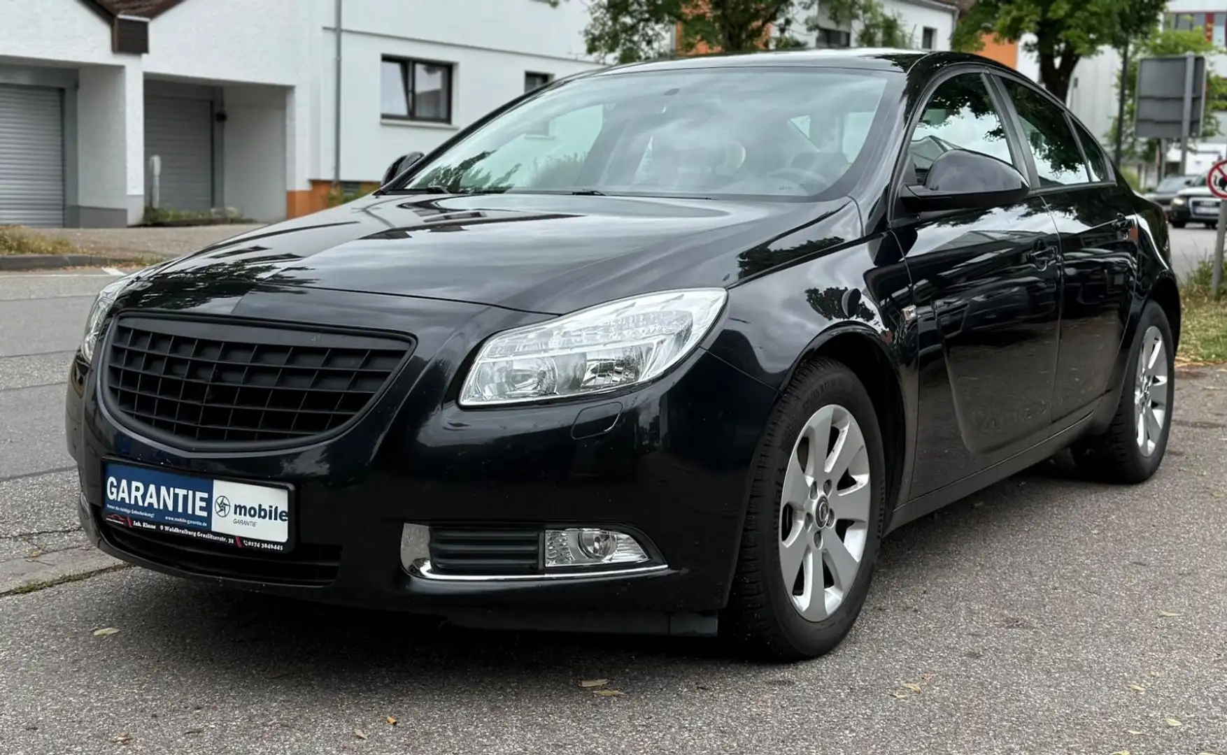 Opel Insignia 1.6i Lim. Selection/1.HAND/TÜV AU NEU Schwarz - 2