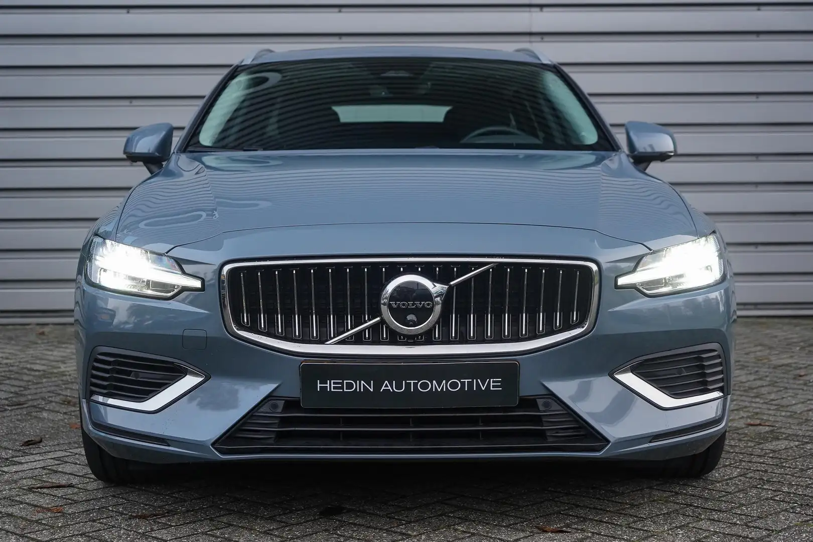 Volvo V60 2.0 T6 Plug-in hybrid AWD Plus Bright Grigio - 2