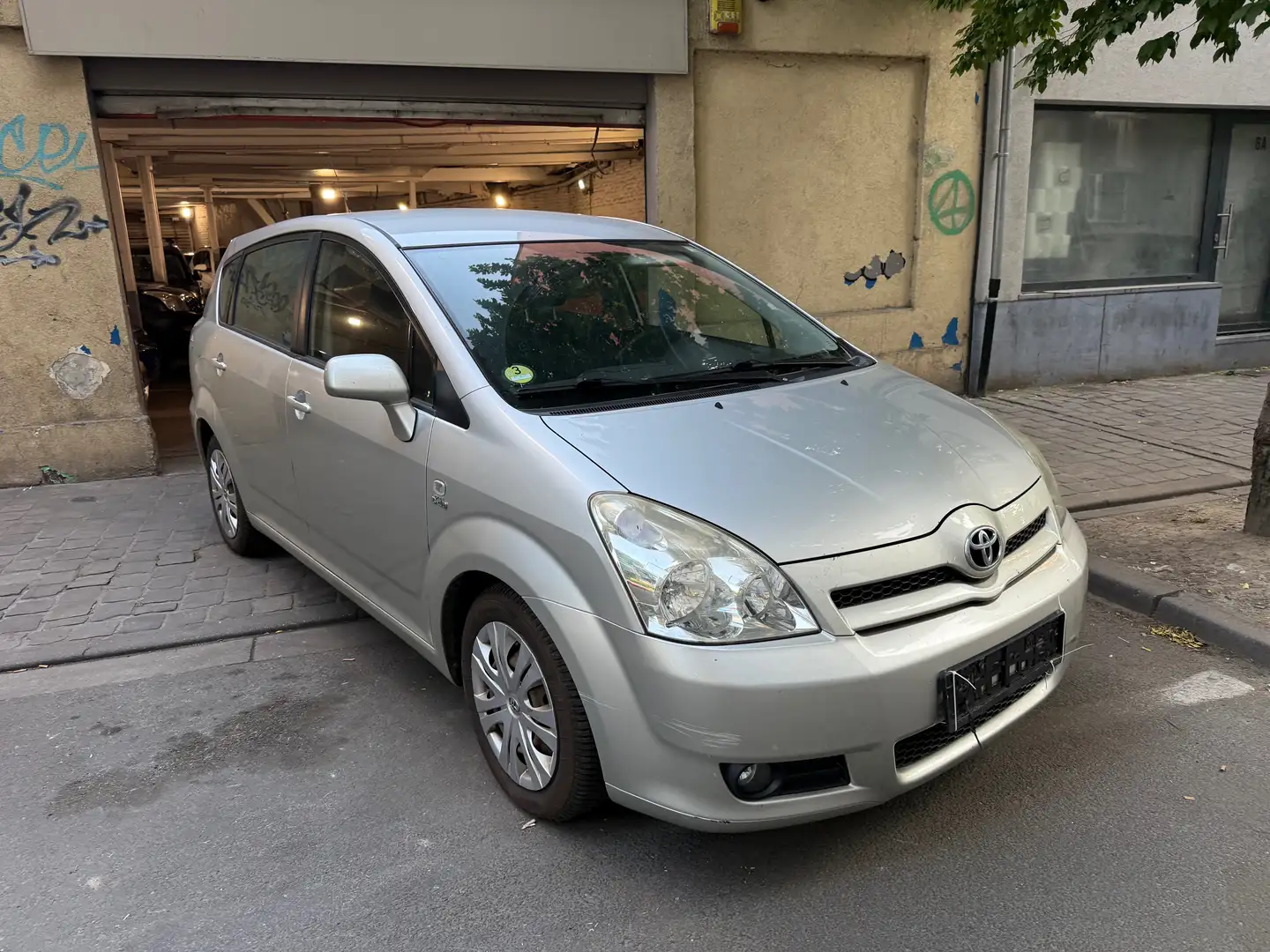 Toyota Corolla Verso 2.2 Turbo D4D 16v Linea Sol Pack 7pl. Gris - 1