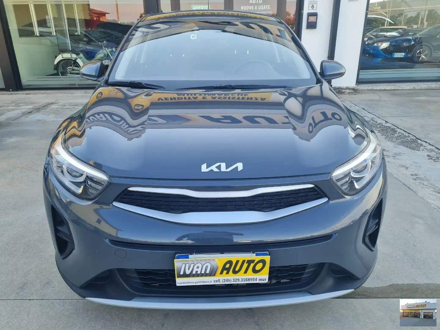 Kia Stonic 1.2 Benzina-Anno 2022 Grey - 2
