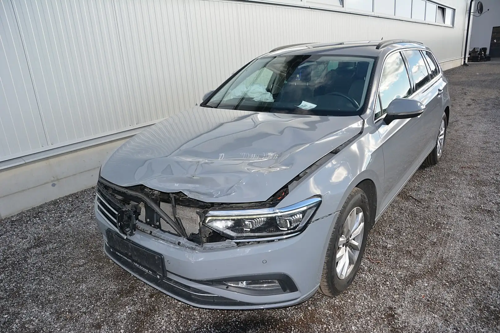 Volkswagen Passat Variant Business 2,0 SCR TDI DSG Gris - 1