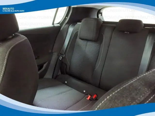 Peugeot 308 view 11
