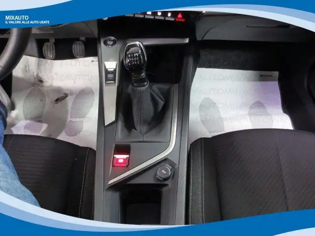 Peugeot 308 view 7