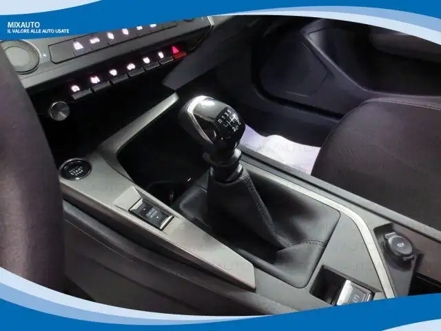 Peugeot 308 view 8