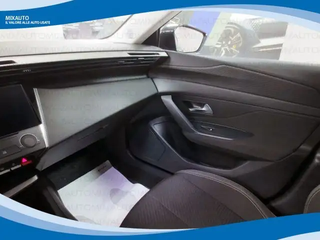 Peugeot 308 view 10