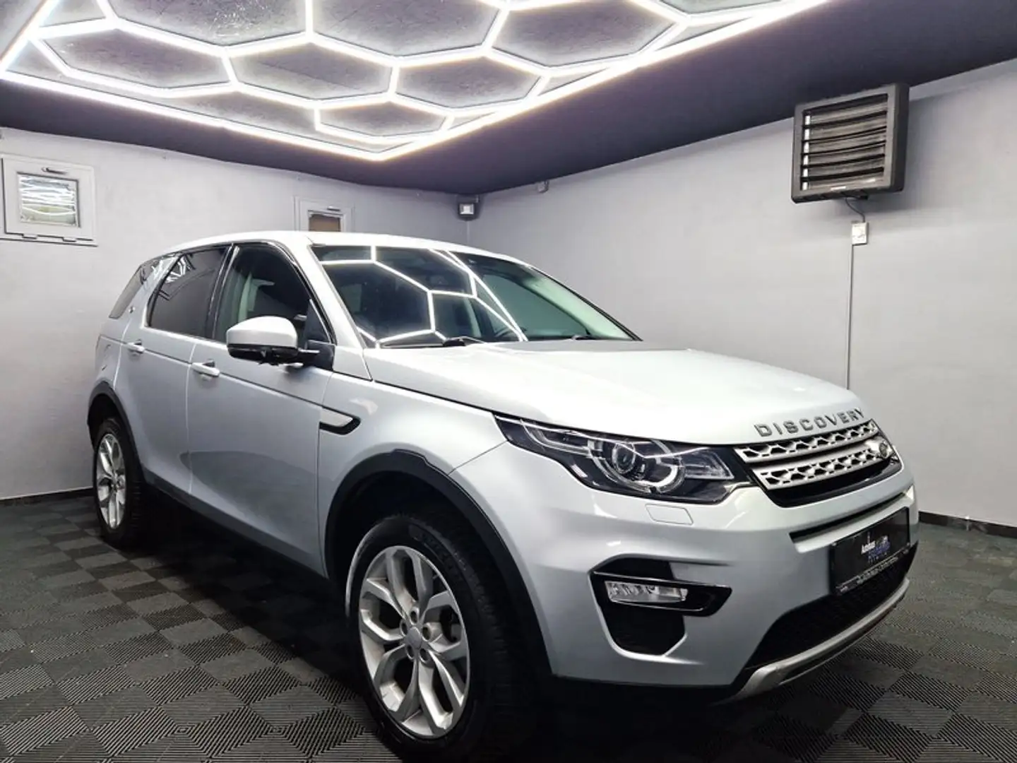 Land Rover Discovery Sport 2.0 Td4 HSE|AUTOM|7 SITZER|LEDER| Silber - 2