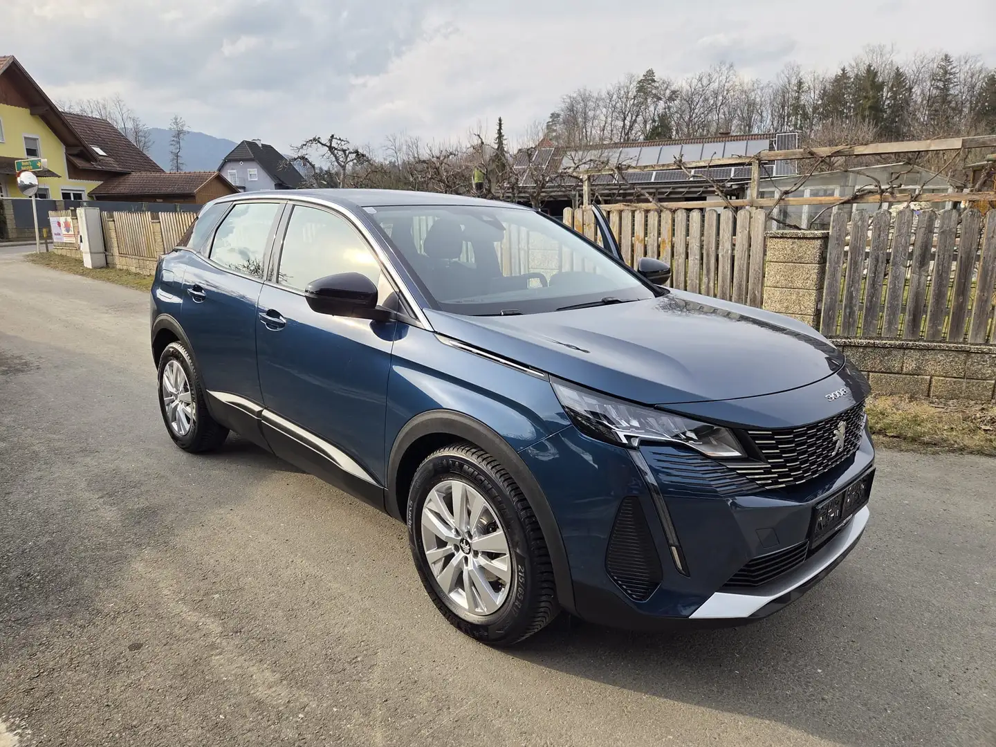 Peugeot 3008 3008 PureTech 130 6-Gang-Manuell Active Pack Active Pack Blau - 1