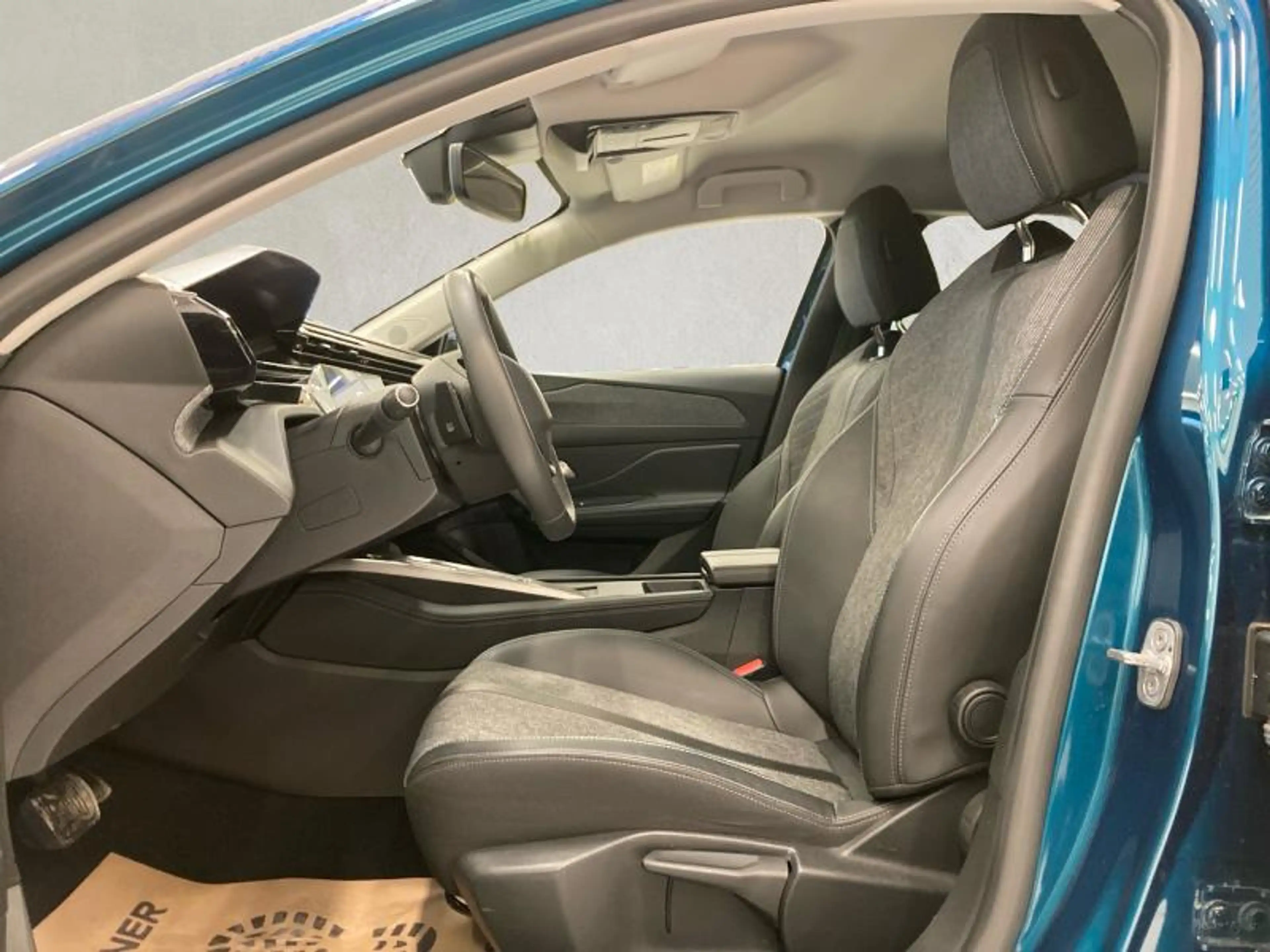Peugeot 408 allure — photo 10