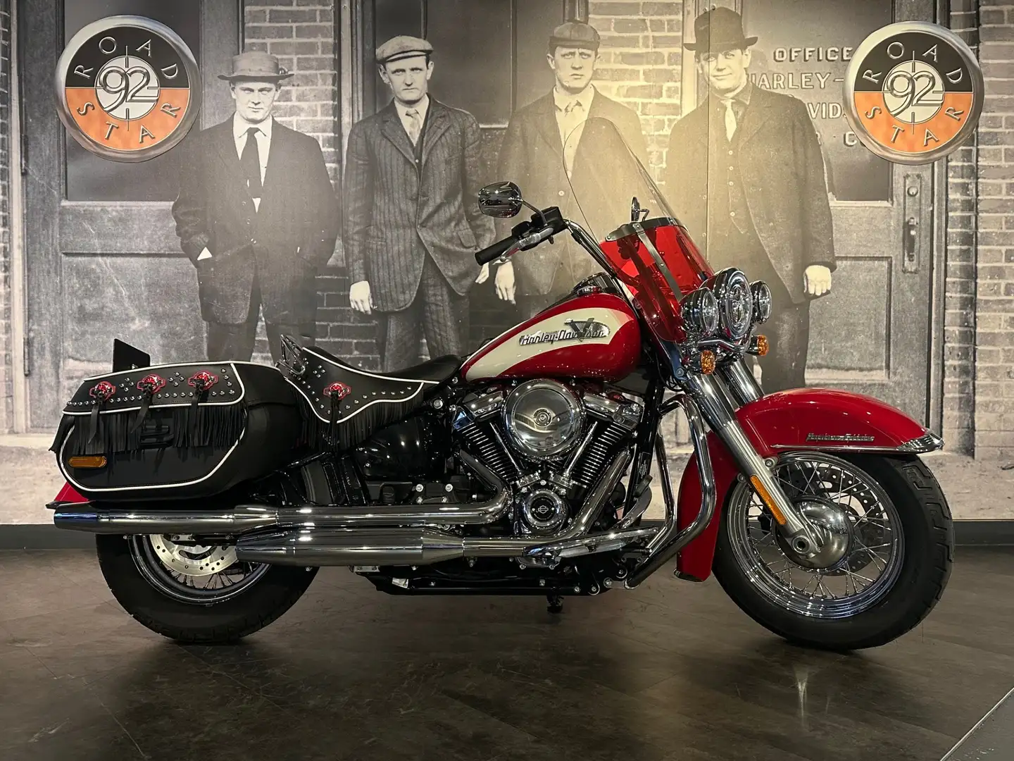Harley-Davidson Hydra Glide Rosso - 1